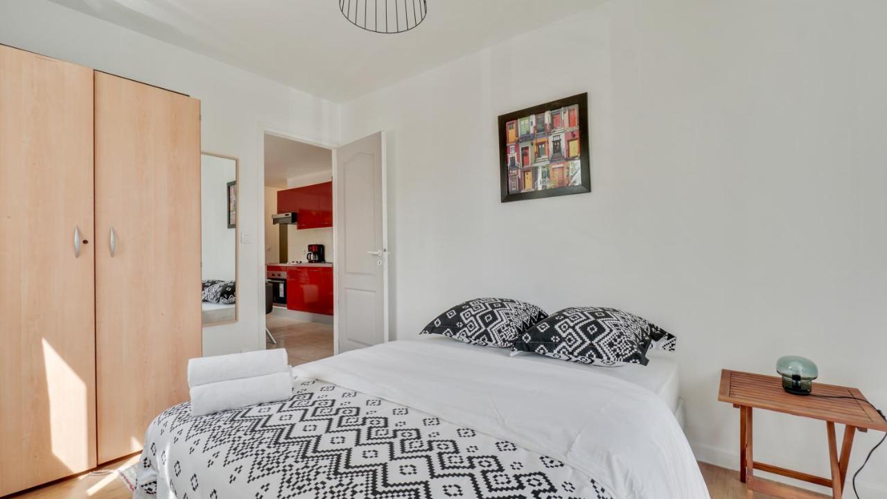 Chic Apart With Parking Near Paris Apartment Aubervilliers Bagian luar foto