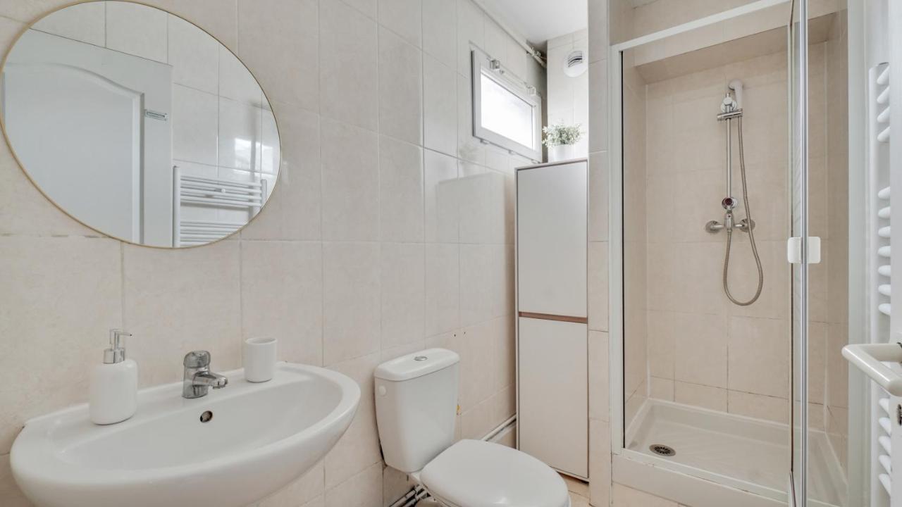 Chic Apart With Parking Near Paris Apartment Aubervilliers Bagian luar foto